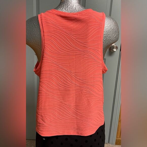 RBX Ladies crop top - you get two tops one in off white and the other in orange - Picture 3 of 4